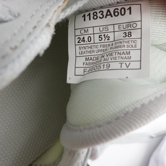 NEW Onitsuka Tiger Ultimate 81 Sneakers 1183A601-021 - Picture 2 of 7